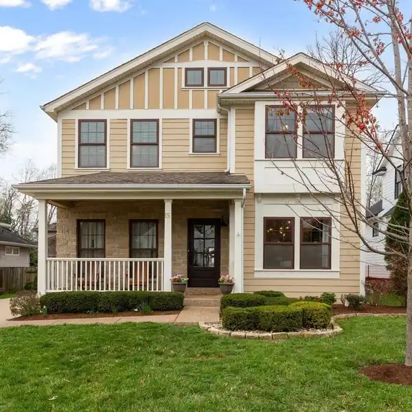 LUXURY MEETS LOCATION IN THE HEART OF LADUE