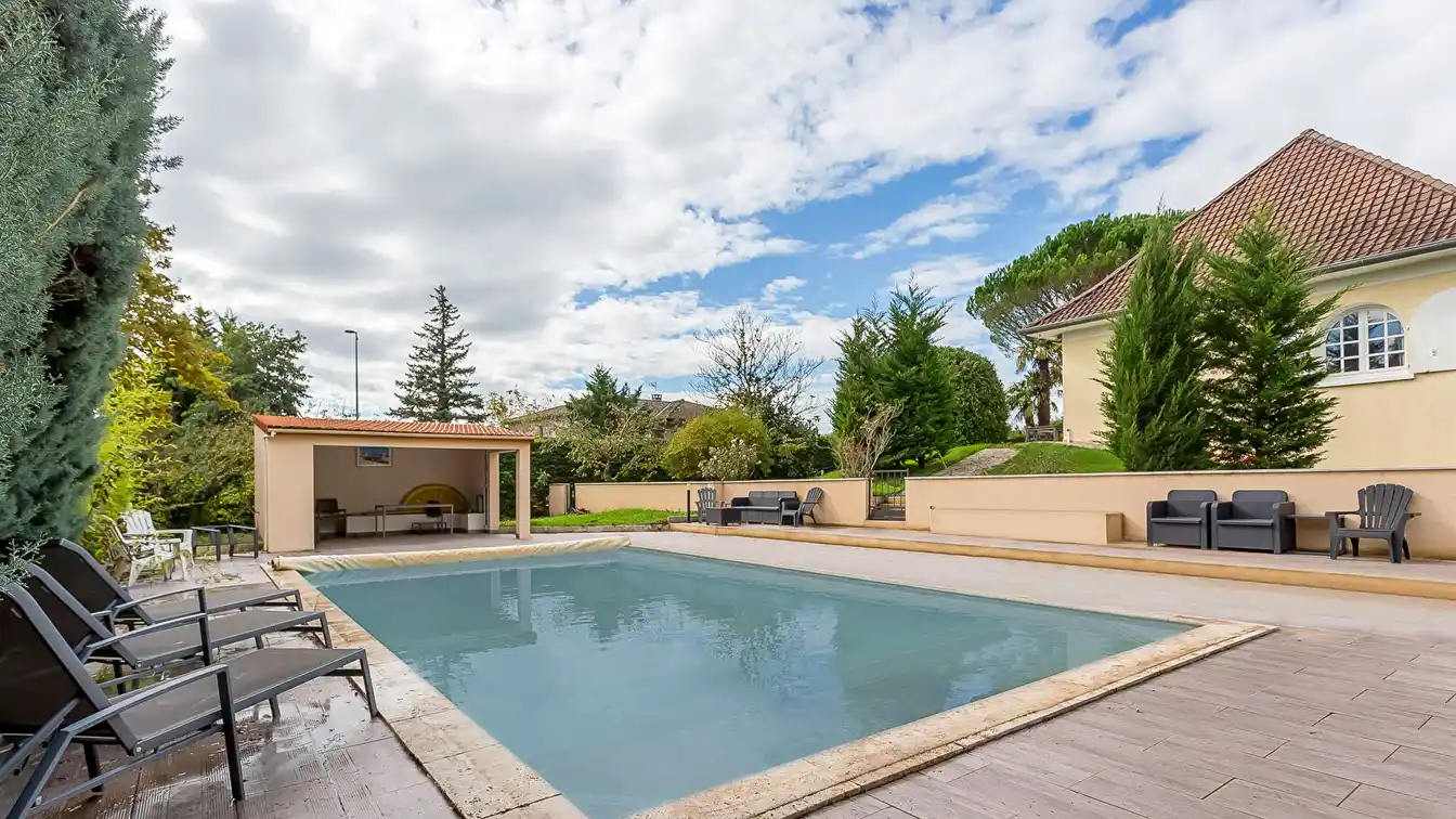 Renovated Home with Pool and Pool House