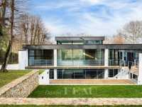 MODERN ARCHITECT'S HOME