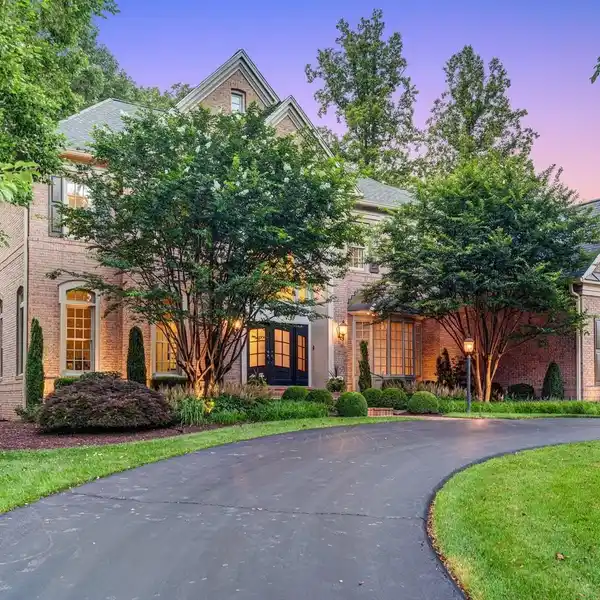 INCREDIBLE LUXURY ESTATE IN GREAT FALLS