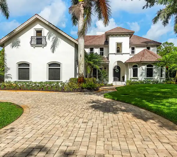 LUXURY AND COMFORT IN A SOUGHT-AFTER LOCATION