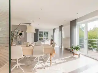 Contemporary Residence with Flexible Living Options