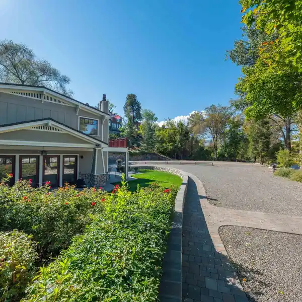 ONE OF THE LAST RESIDENTIAL PARCELS ON THE TRUCKEE RIVER