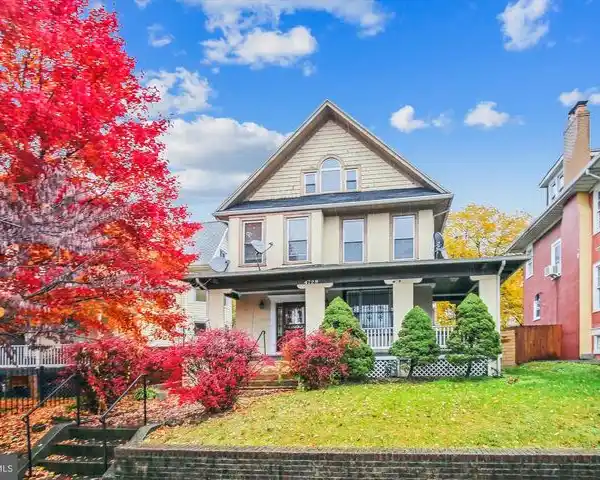 MAJESTIC FOUR-LEVEL COLONIAL