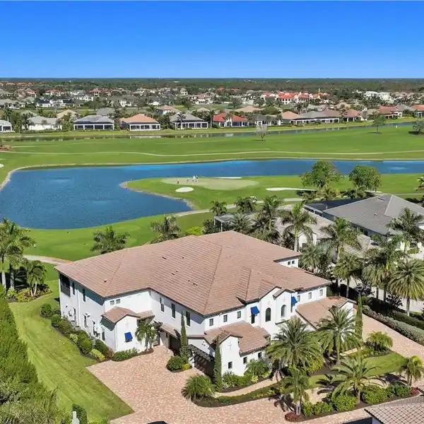CONDO CONVENIENCE WITH A SINGLE-FAMILY FEEL