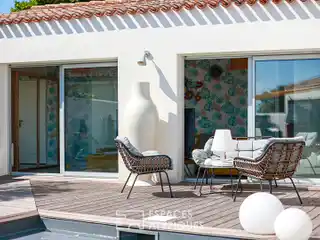Lovely Five Bedroom Home with a Warm Atmosphere