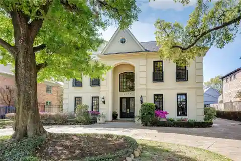 Stunning Custom-Built Home by Bardwell Builders