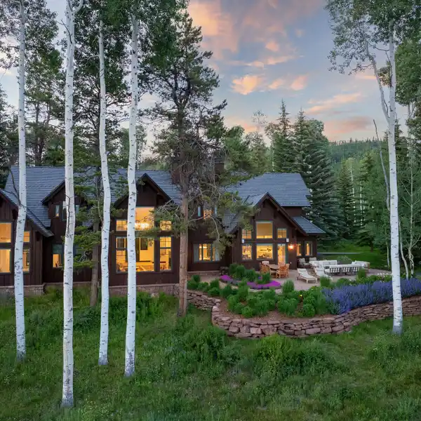 BEAUTIFULLY REMODELED HOME IN PRESTIGIOUS MOUNTAIN STAR