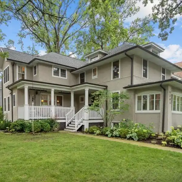 HISTORIC CHARACTER WITH MODERN LUXURY