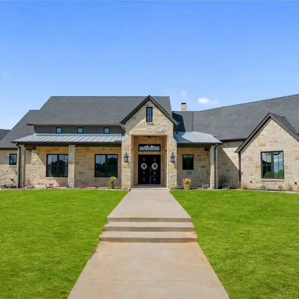 EXCEPTIONAL 89-PLUS-ACRE ESTATE