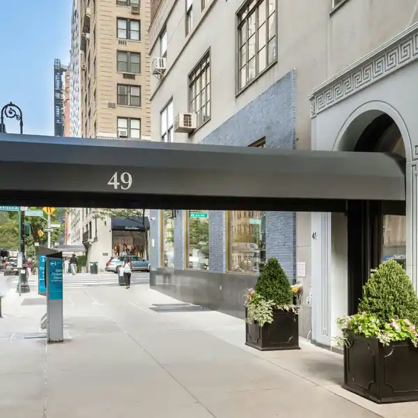 BRIGHT AND CHARMING PRE-WAR HOME