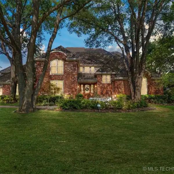 FULL BRICK HOME ON EXPANSIVE PROPERTY