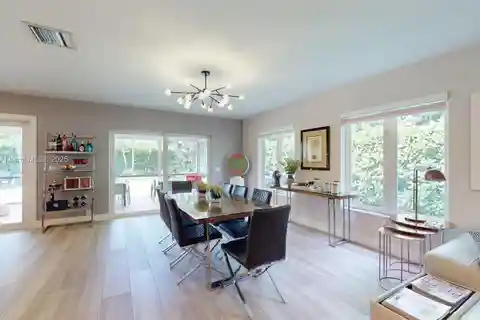 Boater’s Dream Home in Prestigious Kings Bay