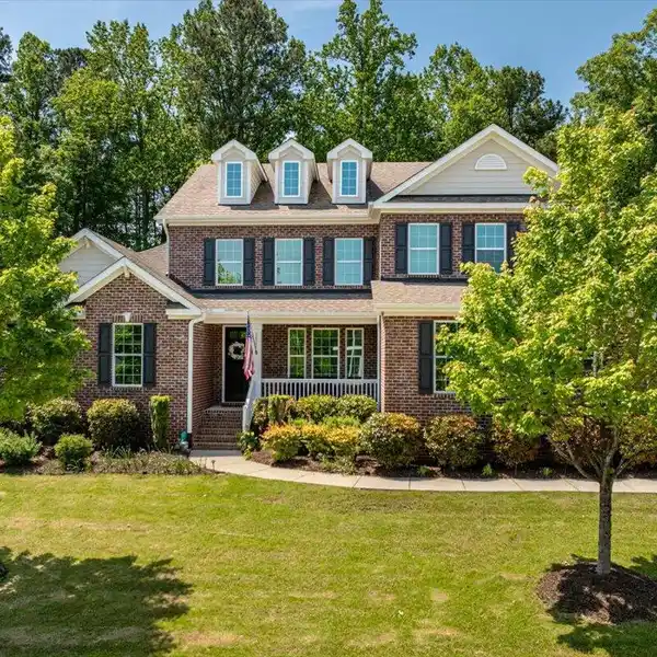 OPEN-PLAN HOME IN AN INCREDIBLE LOCATION