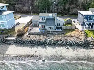 Beachfront Home in the Diamond Point Area