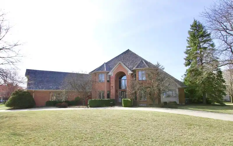 Exquisite Light-flooded Home