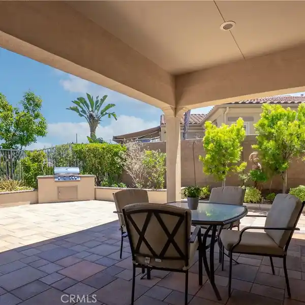 REFINED SINGLE-LEVEL LIVING IN GAVILAN-SENDERO