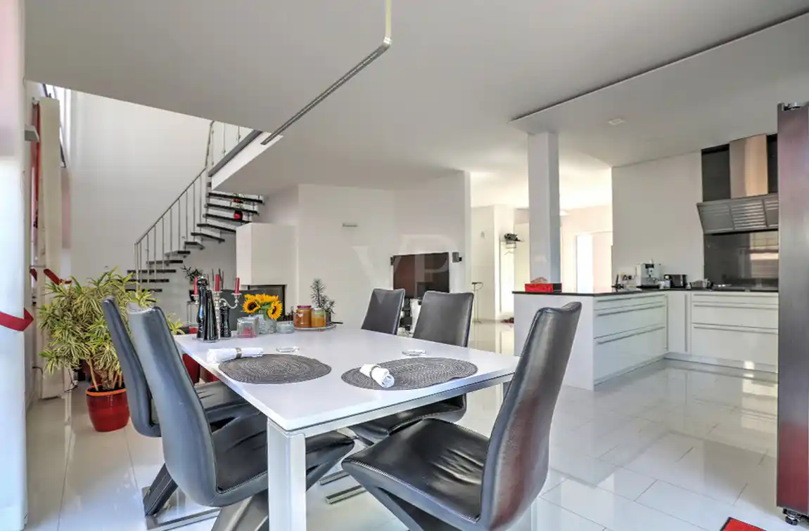 Modern Single-family Home in a Sought-after Location