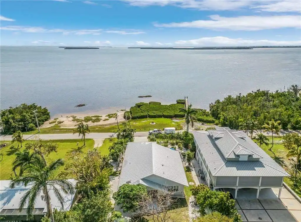 Waterfront Retreat in Historic Pineland