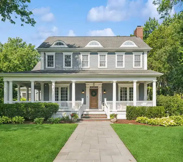 STUNNING INDIAN HILL ENTERTAINER’S DREAM HOME