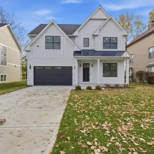 LUXURY FINISHES WITH PREMIERE AMENITIES