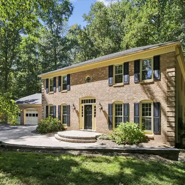 IMPECCABLY MAINTAINED RETREAT