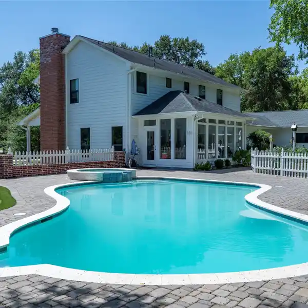 KATY GEM ON THREE ACRES