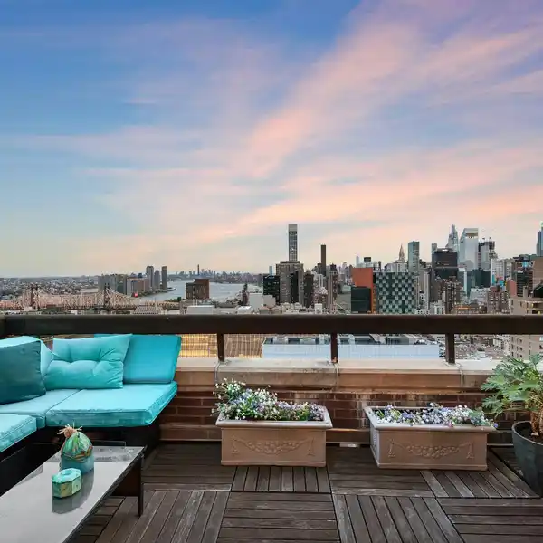 FURNISHED RENTAL WITH PANORAMIC CITY VIEWS