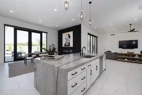 A Perfect Blend of Luxury and Comfort