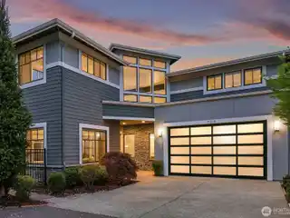 Entertainer's Dream in Desirable Everest