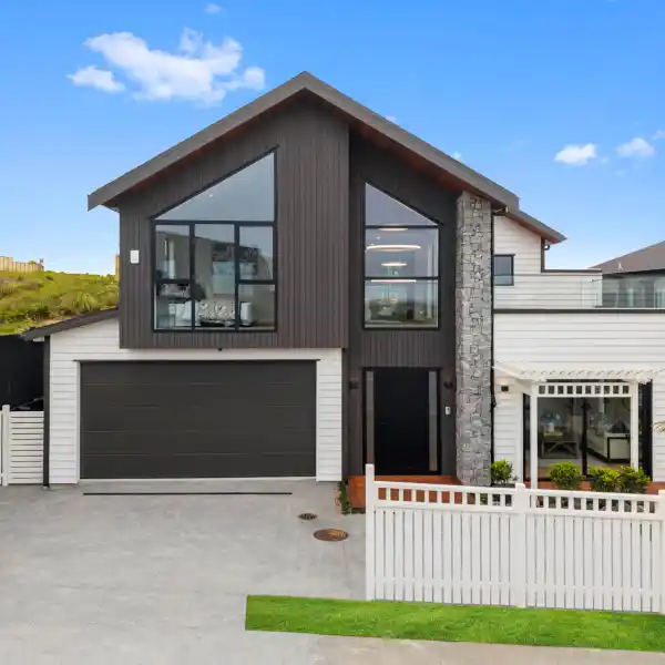 THE MODERN COASTAL LIFESTYLE AT ITS BEST