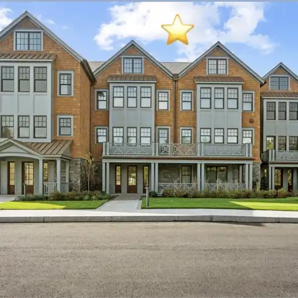LUXURY LIFESTYLE LIVING AT EAGLEVIEW