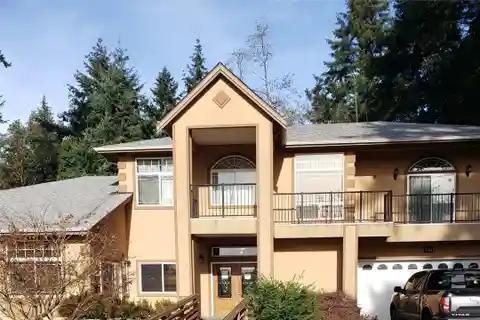 Spacious Federal Way Home | 4,220 Sq. Ft. with Dual Living Spaces