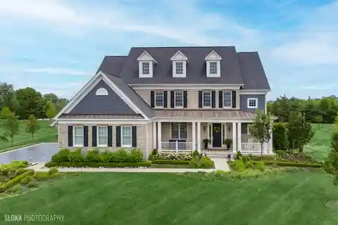 Private Paradise in the Coveted Woods of South Barrington