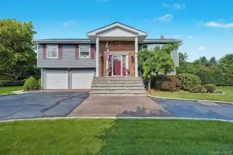 Spacious Hi Ranch in Sought After Area
