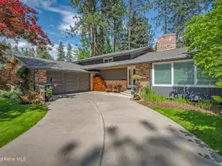 Fully Remodeled Golf Course Home