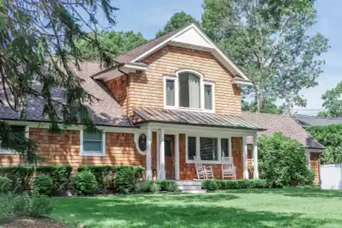 True Vacation Home in Pine Neck Landing with a Private Beach