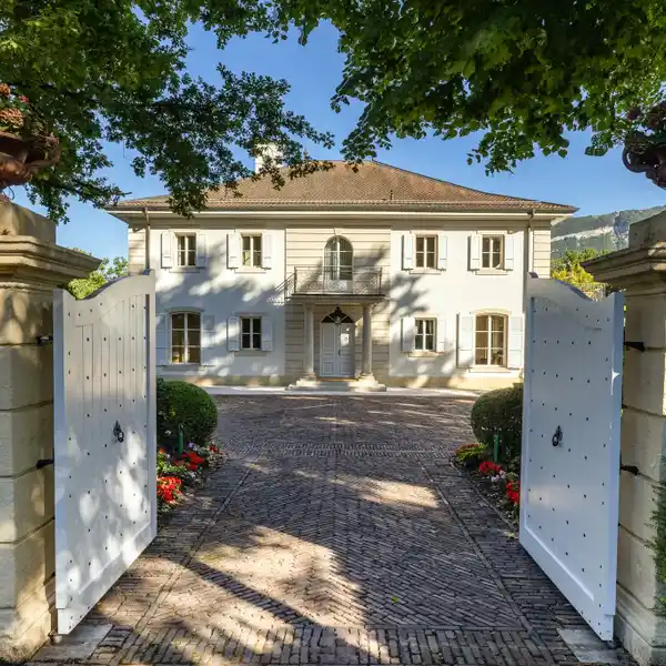 EXCEPTIONAL PROPERTY IN CONCHES