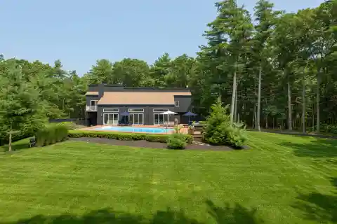 Beautifully Refurbished Five Bedroom Home for Rent