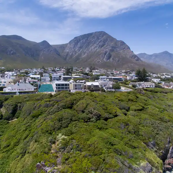 RARE AND MAGNIFICENT SEA VIEW PROPERTY