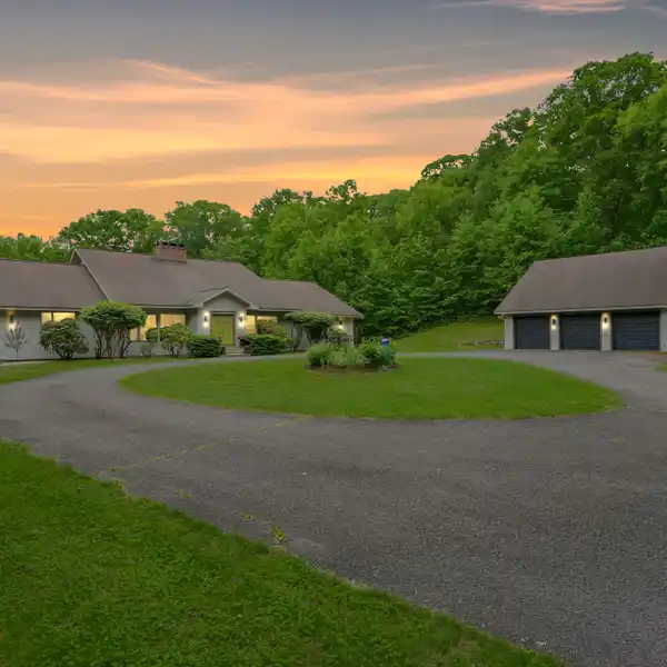 EXPANSIVE ESTATE WITH ENDLESS POTENTIAL