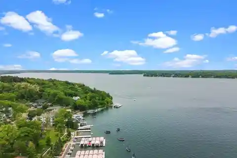 Luxury Lake Retreat with Private Boat Access