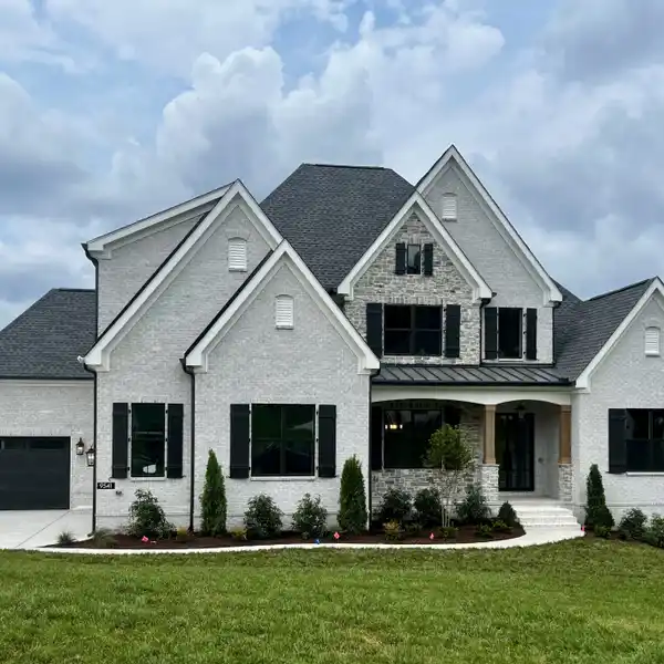 NEW CONSTRUCTION IN THE PRESTIGIOUS RAINTREE RESERVE