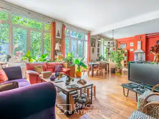 Spacious First Floor Loft in an Art Deco Building