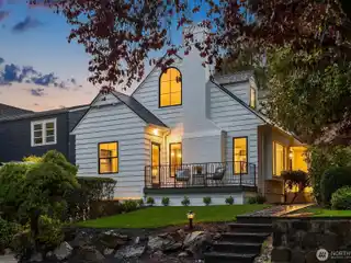 Style and Substance in the Heart of Laurelhurst