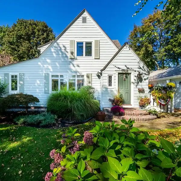 METICULOUSLY LOVED TUDOR