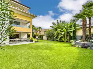 Stunning Residence with Modern Finishes