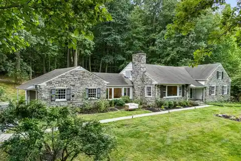 Private Family Oasis on the Prestigious Pugh Road