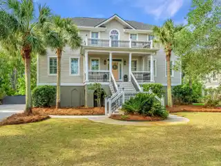 Stunning Turn-Key Home in Seaside Estates