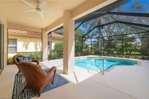 Private Oasis in Vineyards